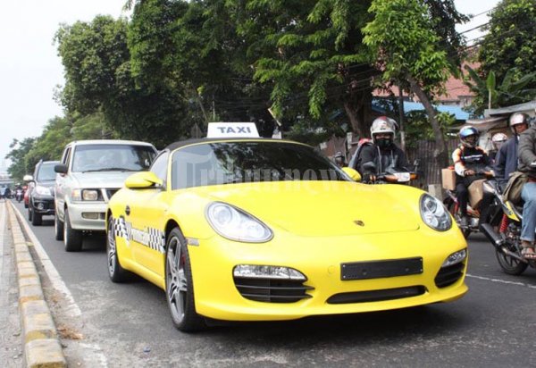 Ferrari dan Porsche Jadi Taxi di Jakarta