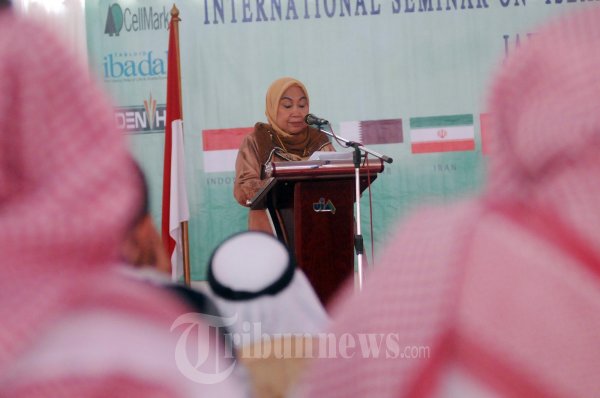 Tutty Alawiyah Buka Seminar Internasional