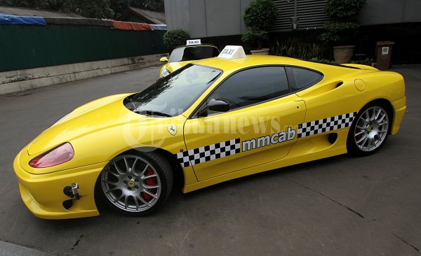 Taxi Ferrari