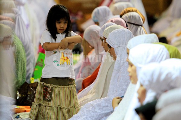 Shalat Tarawih Hari Pertama di Masjid Istiqlal