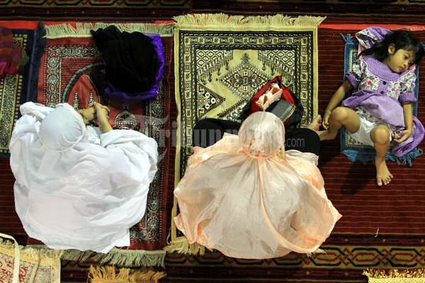 Shalat Tarawih Hari Pertama di Masjid Istiqlal