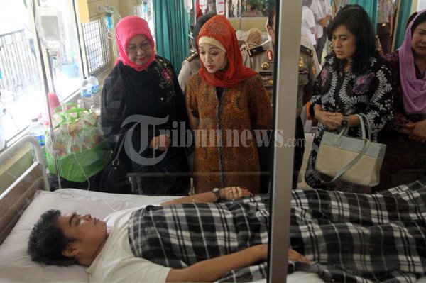 Istri Menakertrans Temui TKI di RS Polri