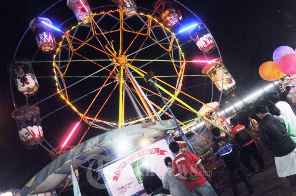 Pasar Malam dan Komedi Putar
