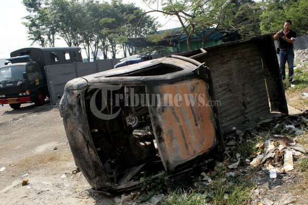 Mobil Jasa Marga Dibakar