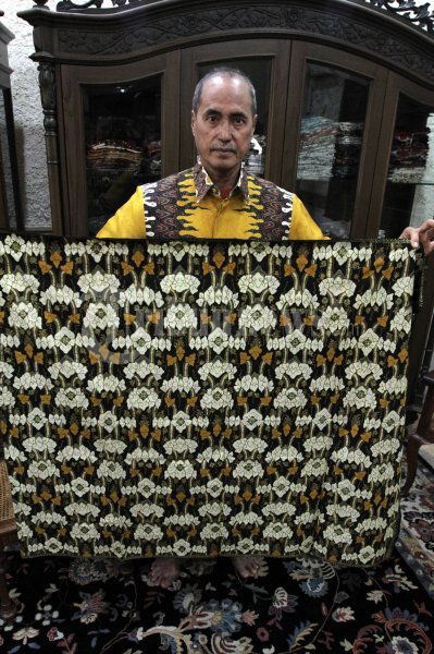 Batik Cirebon EB Tradisional