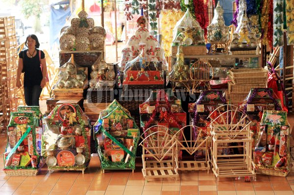 Pembuatan Keranjang Parcel
