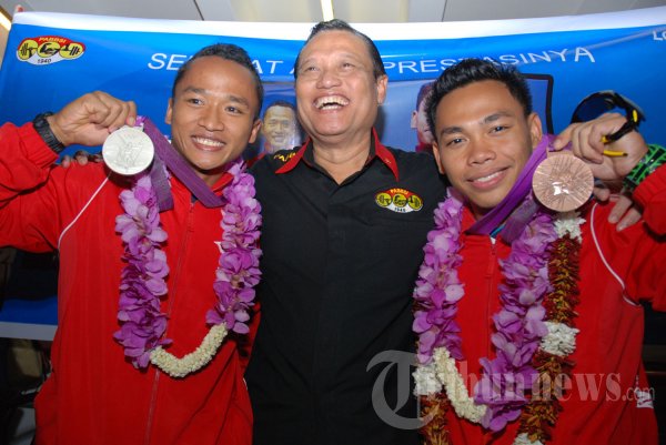 Triyatno dan Eko Yuli Irawan