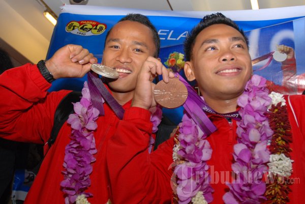Triyatno dan Eko Yuli Irawan