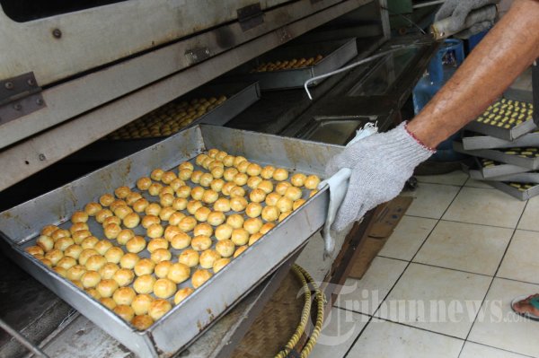 Pembuatan Kue Kering Lebaran
