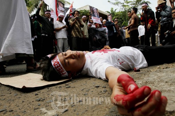Aksi Hentikan Kekerasan Di Suriah