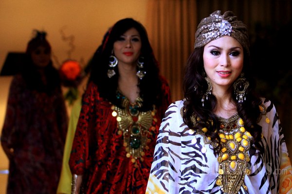 Koleksi Kaftan Ina Thomas