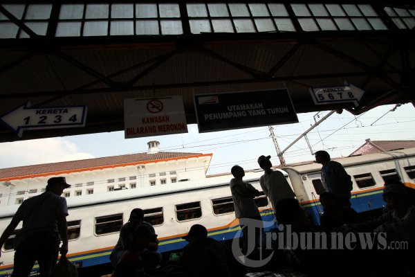 Mudik Lebaran di Stasiun Senen