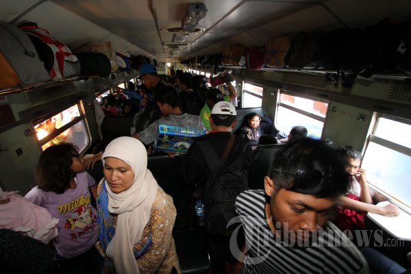 Mudik Lebaran di Stasiun Senen