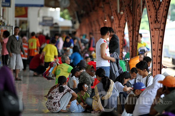 Mudik Lebaran di Stasiun Senen