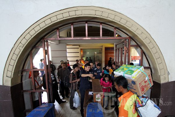 Mudik Lebaran di Stasiun Senen