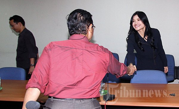 Tina Talisa Adukan Media ke Dewan Pers