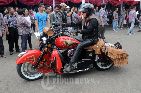Jokowi Ahok Dikawal Komunitas Motor Ber CC Besar