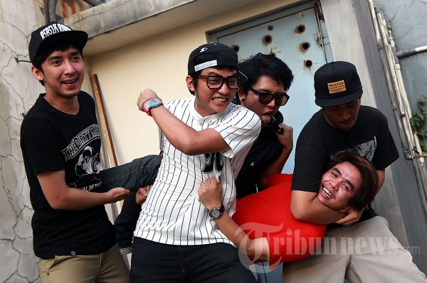 Avtobusda sikga tegish