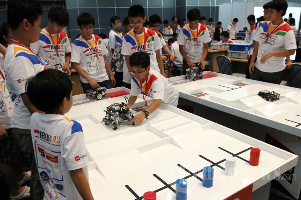 Indonesia Robotic Olympiad 2012