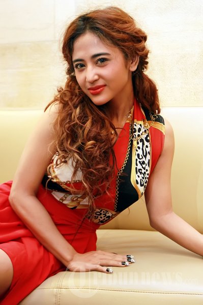 Dewi Perssik