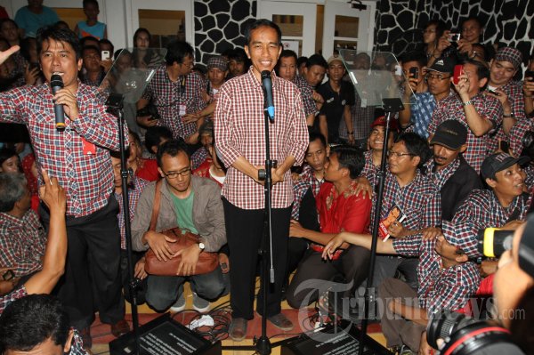 Jokowi Berikan Semangat Kepada Pendukung