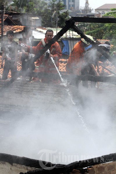 Foto Kebakaran Kali Pasir