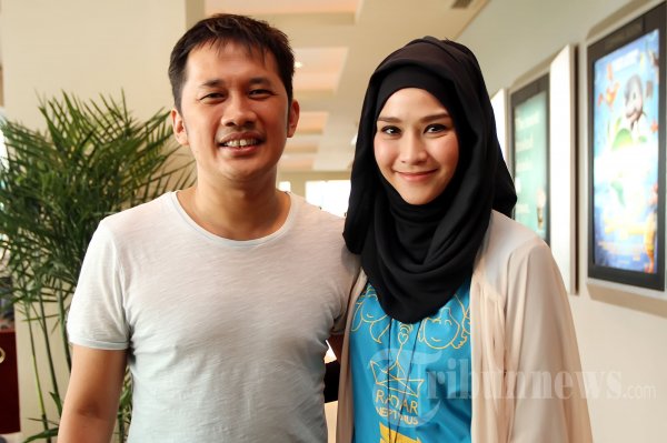 Zaskia Adya Mecca dan Hanung Bramantyo