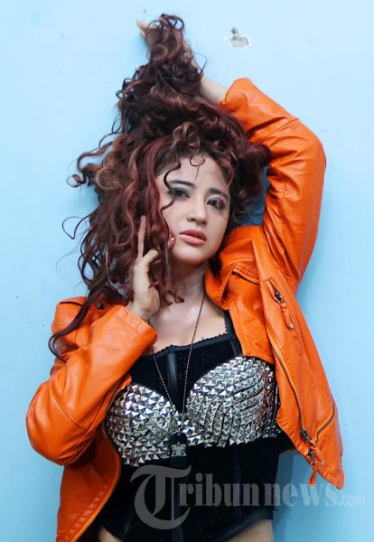 Dewi Perssik