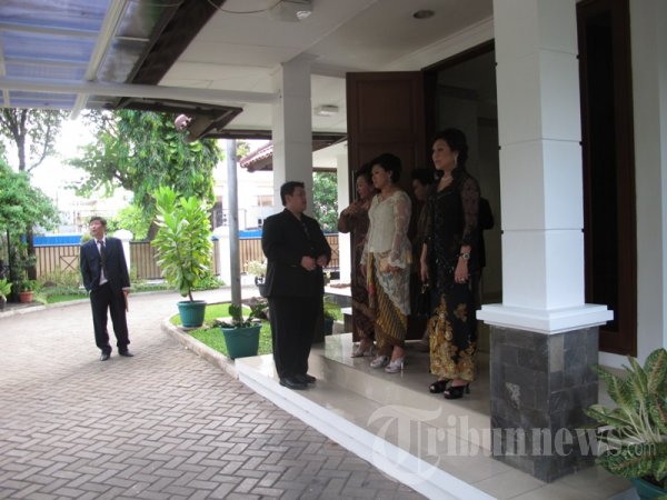 Basuki Tjahaja Purnama Tinjau Rumah Dinas