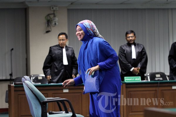 Wa Ode Nurhayati Divonis 6 Tahun