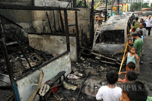 Kebakaran Hanguskan 4 Bangunan