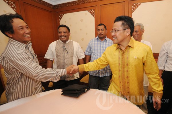 Menakertrans Adakan Pertemuan dengan Buruh