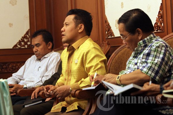 Menakertrans Adakan Pertemuan dengan Buruh