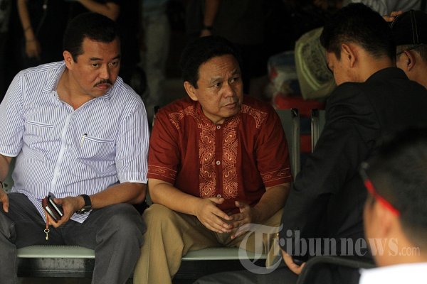 Wafid Muharram Bersaksi dalam Sidang Angie