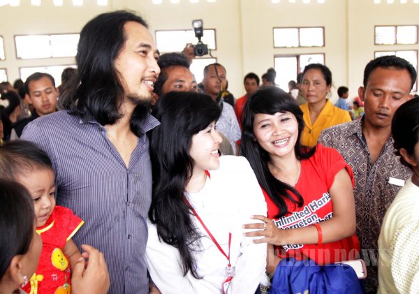 Piyu PADI Menghibur Pengungsi