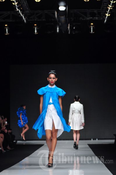 Karya Lie Sang Bong di Jakarta Fashion Week 2013