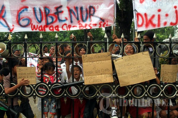 Anak-anak Demo Tolak Penggusuran