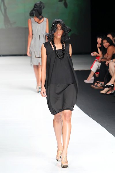 Karya Oscar Lawalata di JFW 2013