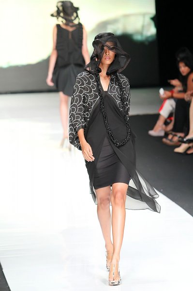 Karya Oscar Lawalata di JFW 2013