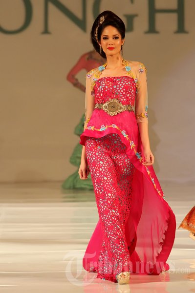 Fashion Show Kondangan Peranakan Tionghoa
