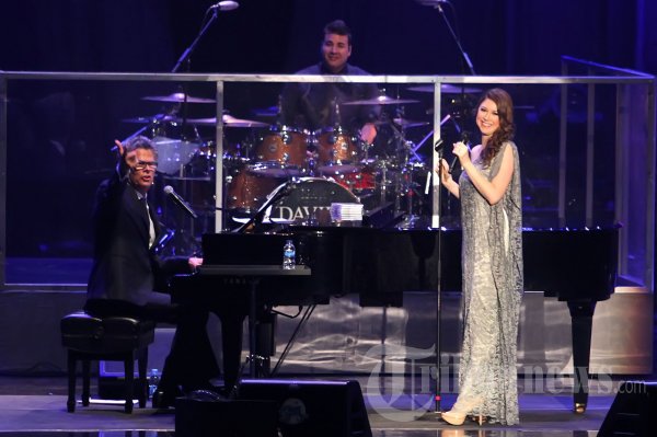 Aksi Panggung David Foster dan Hayley Westenra
