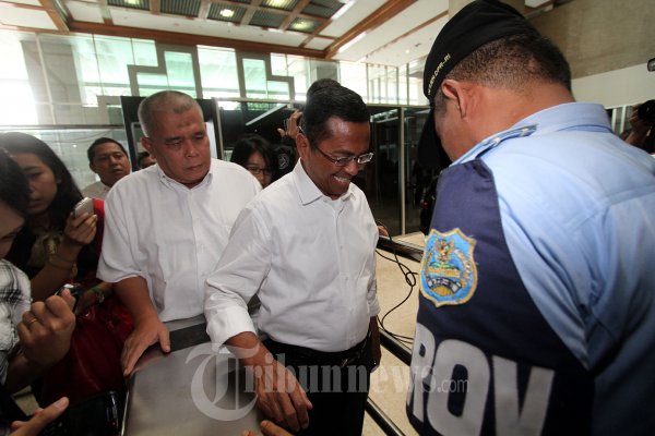Dahlan Iskan Hadiri RDP Komisi VII
