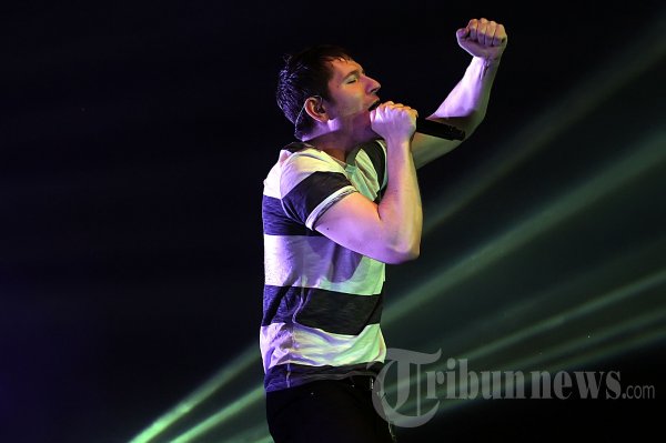 Konser Owl City