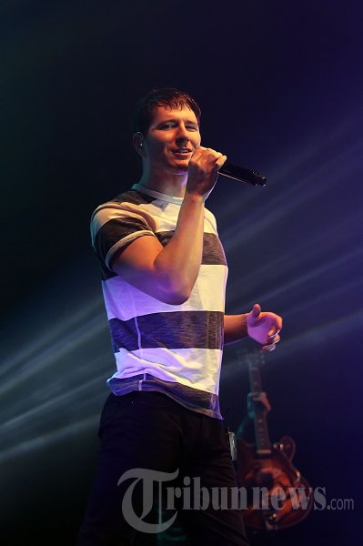 Konser Owl City