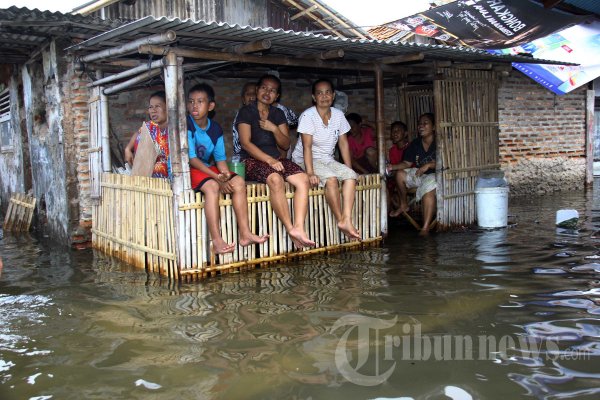Banjir Rob di Kamal