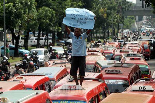 Demo Sopir Angkot
