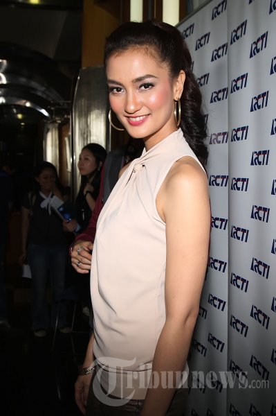 Atiqah Hasiholan