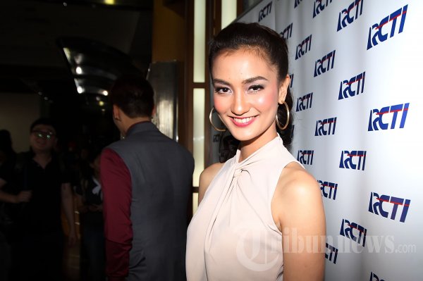Atiqah Hasiholan