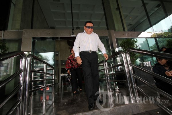 Hendro Priyono Jenguk Miranda Goeltom