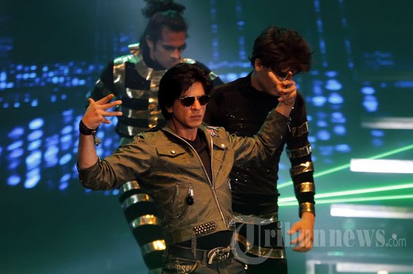 Aksi panggung Shahrukh Khan